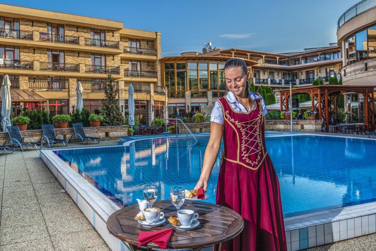 Hotel Kapitany Wellness Sumeg Exterior photo