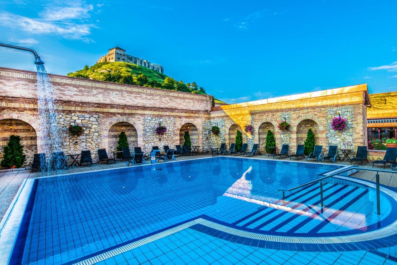 Hotel Kapitany Wellness Sumeg Exterior photo
